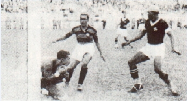 Lance do jogo de estreia oficial do Estadio da Gávea.