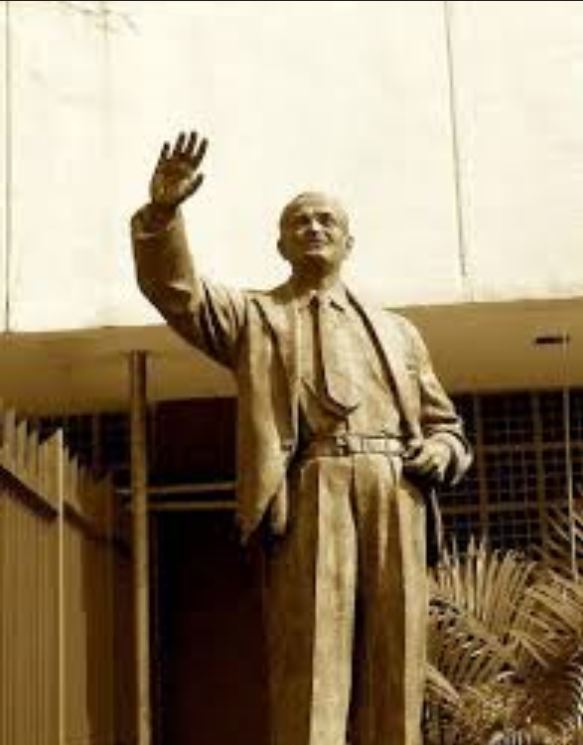 Estátua de Gilberto Cardoso